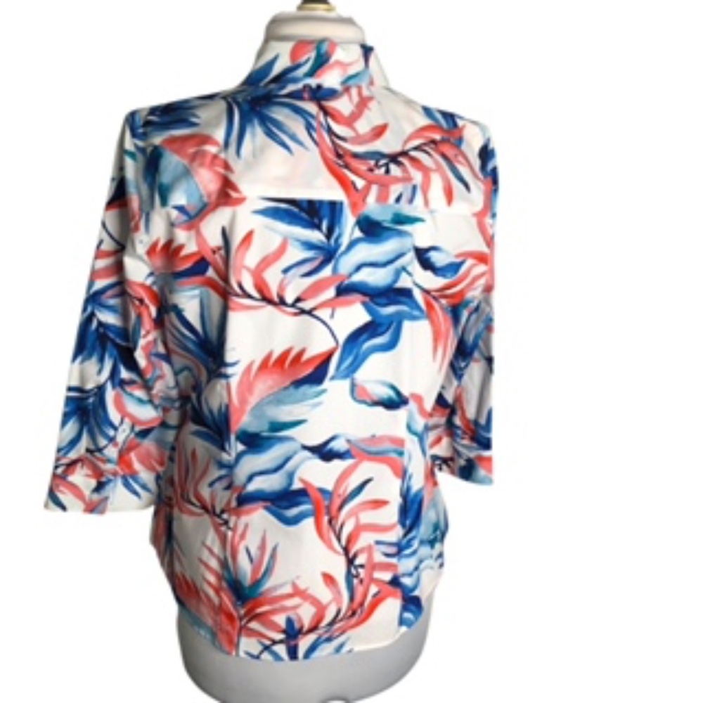 NWOT Chico's Tropical Print 3 Qtr Single Button Cuff Sleeve Button Shirt Size 1 - Picture 3 of 8